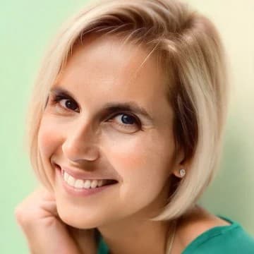 Noula, founder of Greek Property Pathways